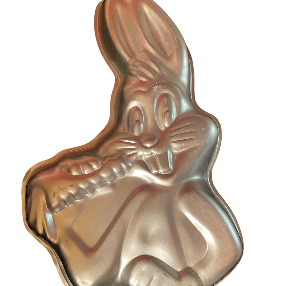 Wilton Bugs Bunny Cake Tin